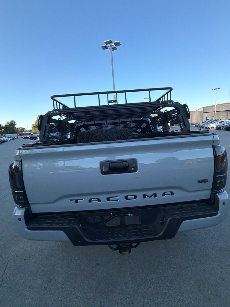 Used 2021 Toyota Tacoma TRD Off-Road w/ Technology Package AWD/4WD image 4