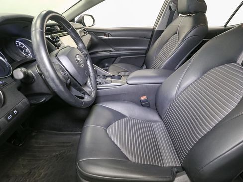 Used 2018 Toyota Camry SE image 42