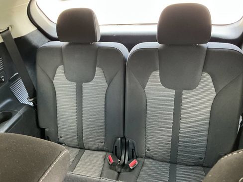 Used 2023 Kia Sorento LX FWD image 17