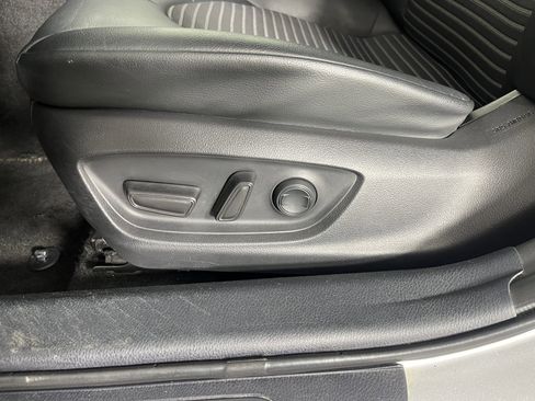 Used 2021 Toyota Camry SE image 19