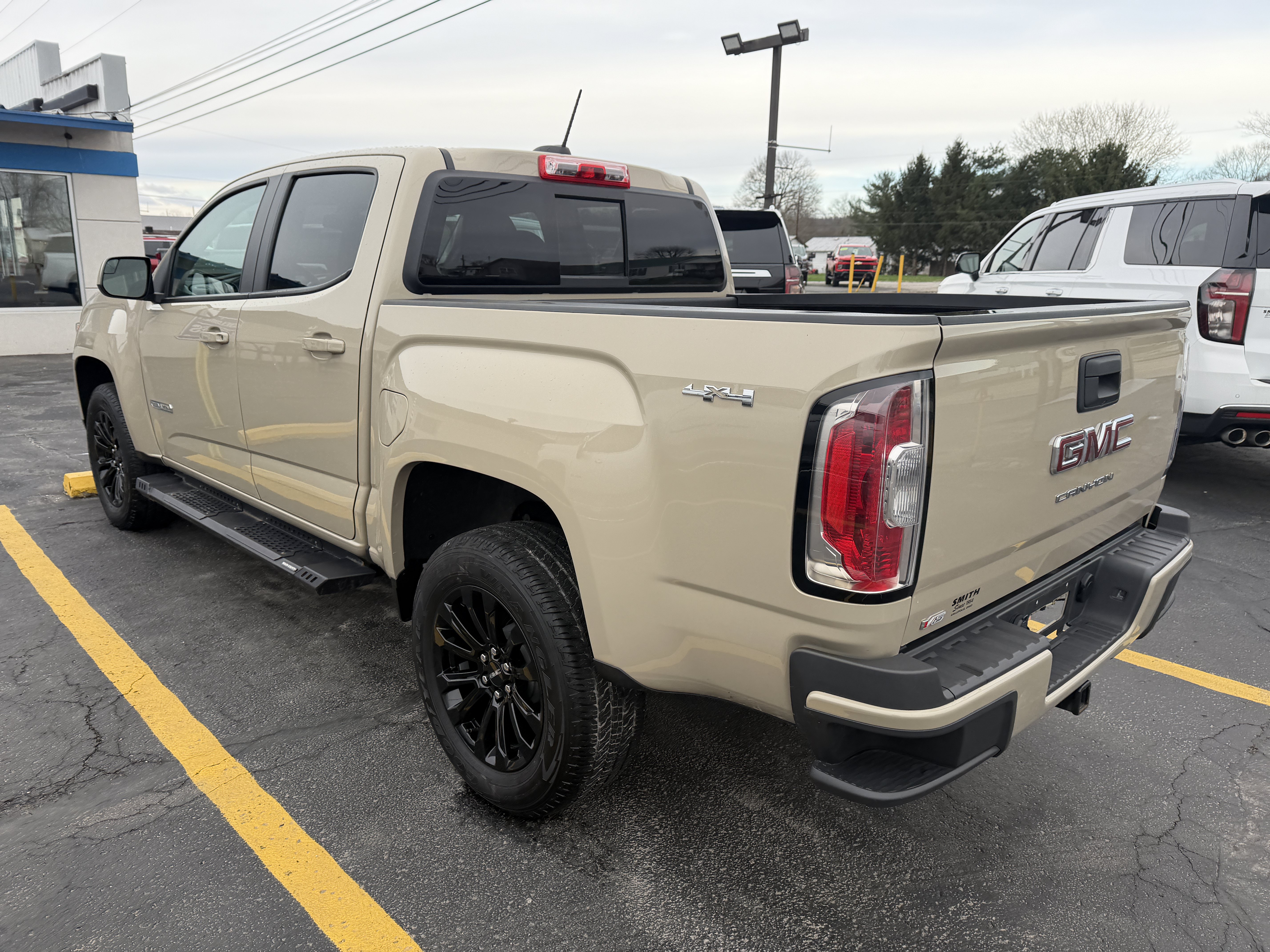 Used 2022 GMC Canyon Elevation w/ Elevation Premium Package AWD/4WD image 4