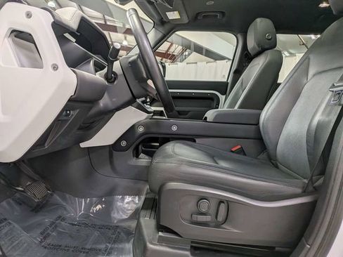 Used 2023 Land Rover Defender 110 S image 10