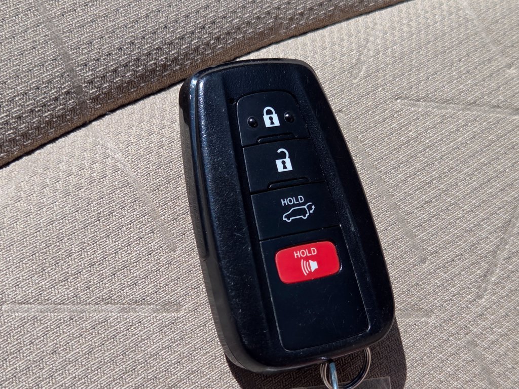 Used 2020 Toyota RAV4 XLE w/ Convenience Package AWD/4WD image 33
