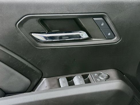 Used 2024 Chevrolet Colorado LT w/ LT Convenience Package RWD image 15