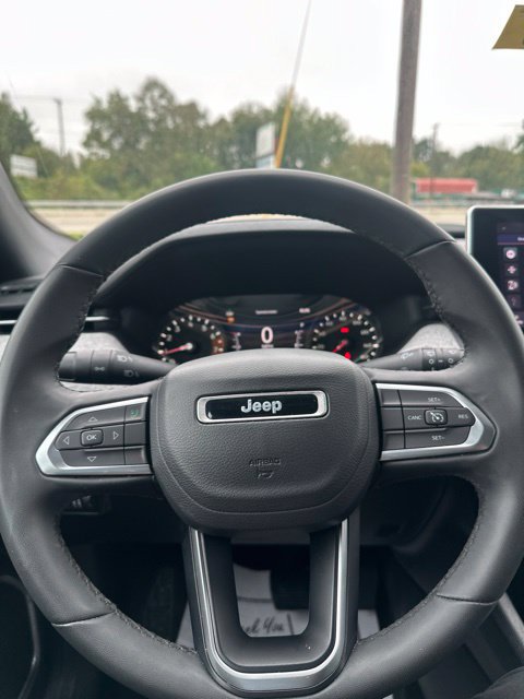 Used 2024 Jeep Compass Latitude AWD/4WD image 36