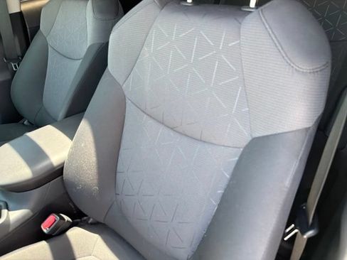Used 2022 Toyota RAV4 XLE w/ Convenience Package AWD/4WD image 17