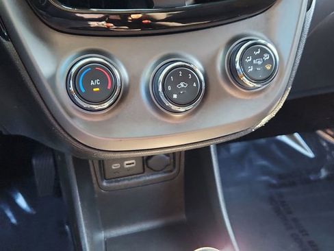 Used 2021 Chevrolet Spark LT FWD image 38