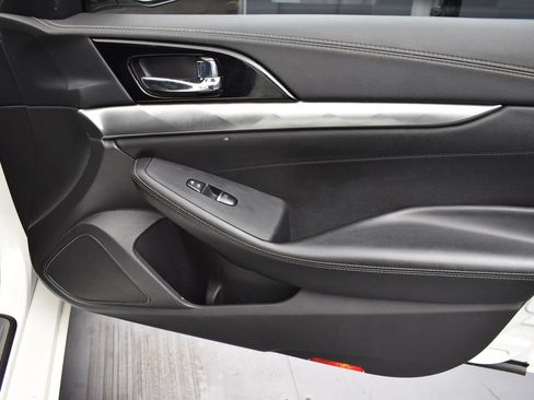 Used 2020 Nissan Maxima 3.5 SV w/ Floor Mat Group FWD image 16