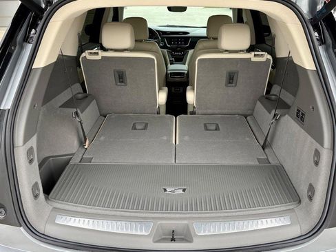 Used 2024 Cadillac XT6 Premium Luxury w/ Technology Package AWD/4WD image 6