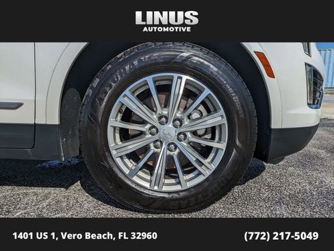 Used 2018 Cadillac XT5 Luxury w/ Driver Awareness Package image 11