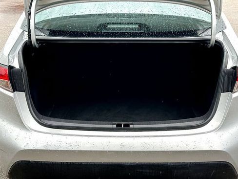 Used 2025 Toyota Corolla LE FWD image 29