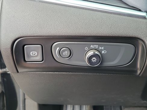 Used 2021 Buick Enclave Essence w/ Sport Touring Edition image 21