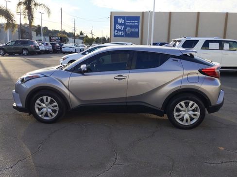Used 2019 Toyota C-HR LE image 7