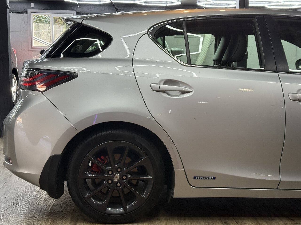 Used 2012 Lexus CT 200h Premium w/ Leather Pkg FWD image 13