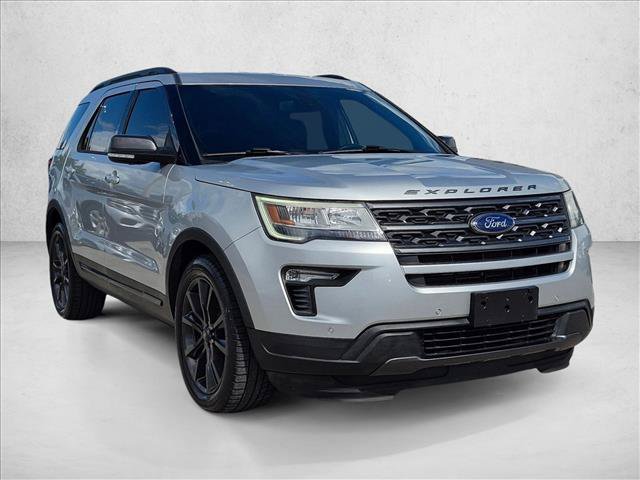 Used 2019 Ford Explorer XLT w/ Equipment Group 202A FWD image 3