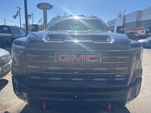 Used 2024 GMC Sierra 2500 AT4 w/ AT4 Premium Plus Package image 2