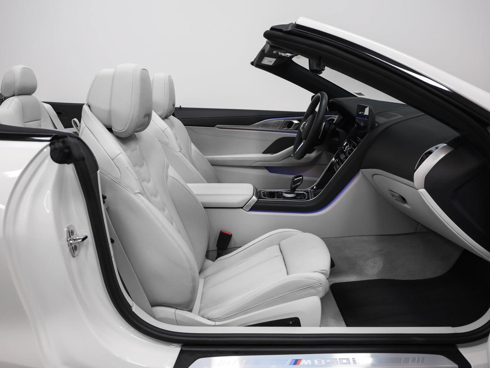 Used 2026 BMW M850i xDrive Convertible AWD/4WD image 24