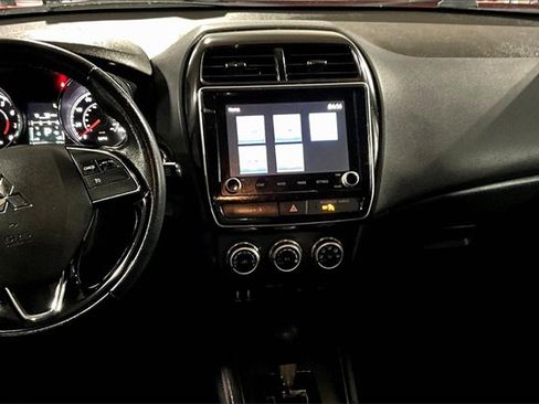 Used 2022 Mitsubishi Outlander Sport SE image 6