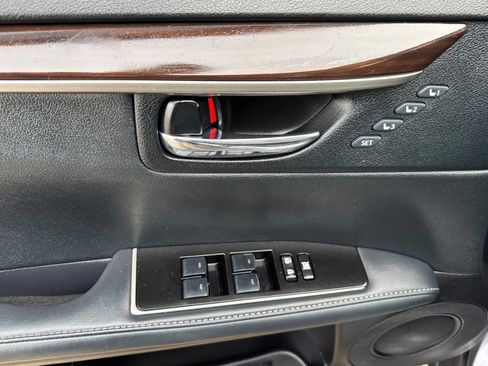 Used 2018 Lexus ES 350 w/ Navigation System Package image 10