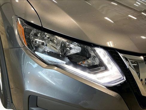 Used 2019 Nissan Rogue SV AWD/4WD image 32