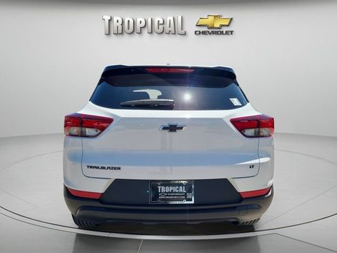 New 2026 Chevrolet TrailBlazer LT w/ Midnight Edition FWD image 4