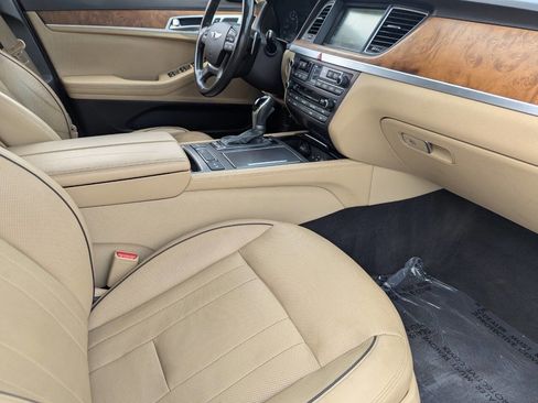 Used 2015 Hyundai Genesis 5.0 image 12