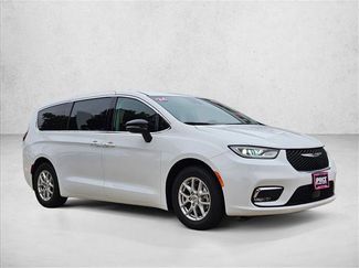 Used 2024 Chrysler Pacifica Touring-L FWD video 3
