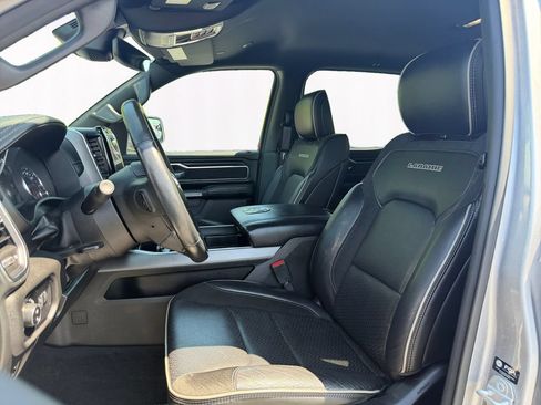 Used 2023 RAM 1500 Laramie AWD/4WD image 9