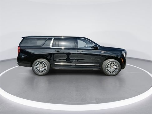 New 2026 GMC Yukon XL Denali w/ LPO, Floor Liner Package image 9