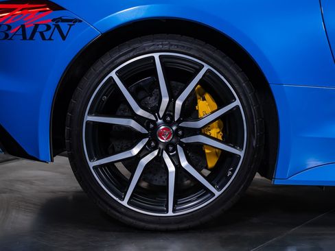 Used 2017 Jaguar F-TYPE SVR AWD/4WD image 15