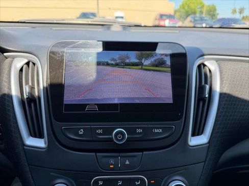 Used 2023 Chevrolet Malibu LT image 21