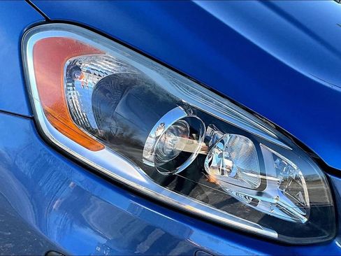 Used 2017 Volvo XC60 T6 R-Design image 29