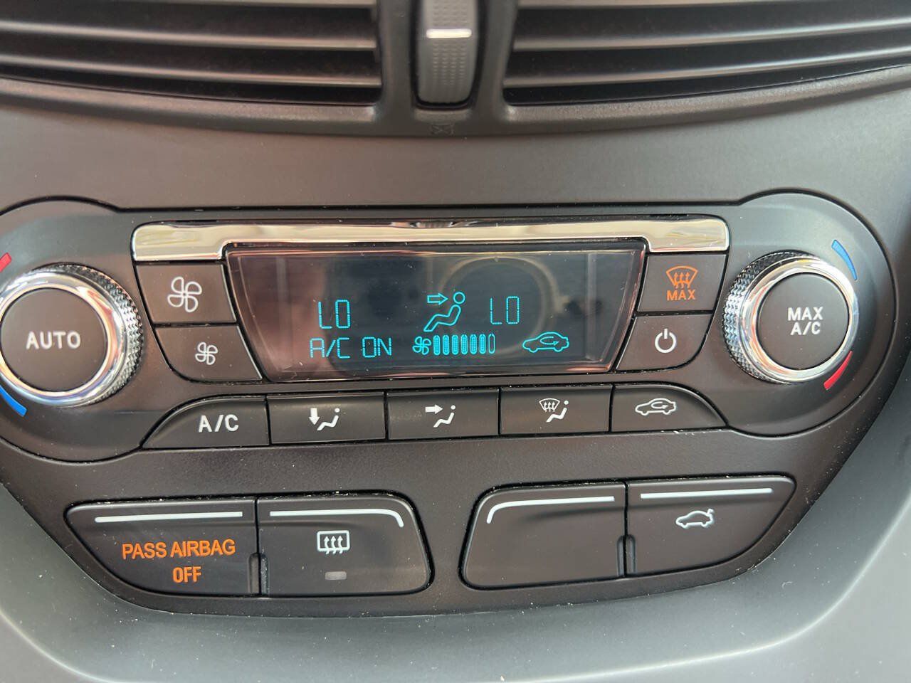 Used 2015 Ford Escape SE w/ Equipment Group 201A FWD image 22