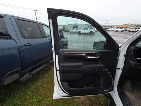Used 2023 Chevrolet Silverado 1500 RST w/ Rally Edition AWD/4WD image 8