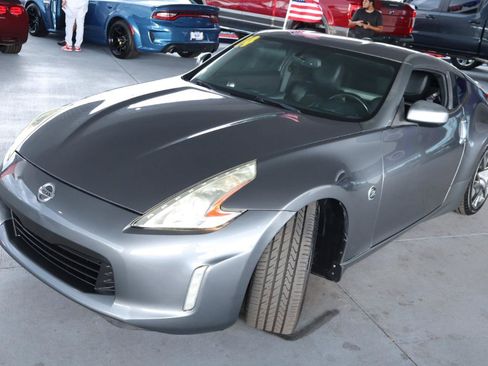 Used 2014 Nissan 370Z Touring w/ Sport Package RWD image 9