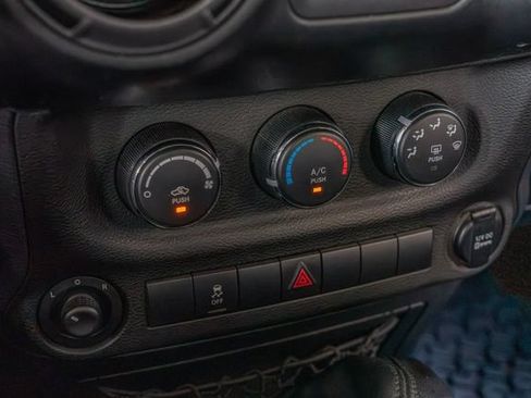 Used 2014 Jeep Wrangler Unlimited Sport w/ Quick Order Package 23S AWD/4WD image 28