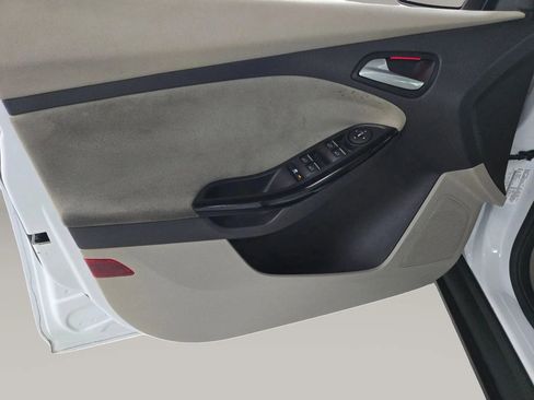 Used 2014 Ford Focus Electric Hatchback FWD image 21