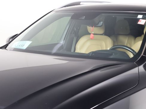 Used 2018 Volvo XC90 T6 Momentum w/ Convenience Package image 12