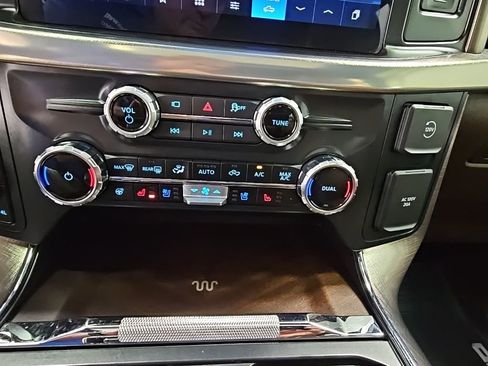 Used 2025 Ford F150 King Ranch w/ FX4 Off-Road Package image 23
