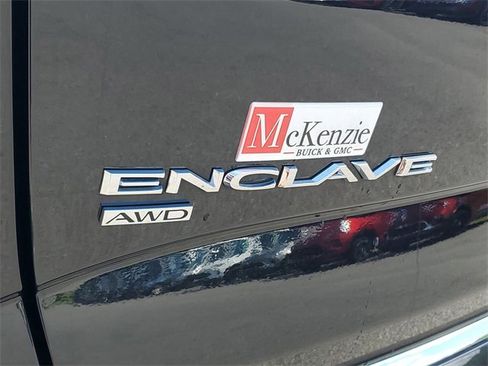 Used 2024 Buick Enclave Premium image 29