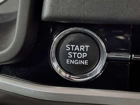 Used 2022 Mitsubishi Outlander ES image 23