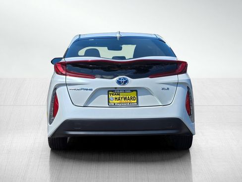 Used 2022 Toyota Prius Prime XLE FWD image 6