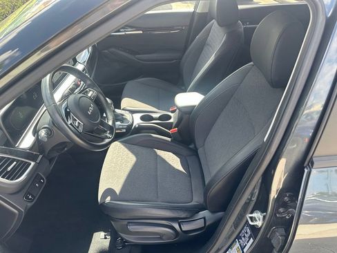 Used 2025 Kia Seltos S FWD image 17