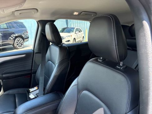 Used 2025 Ford Escape Platinum AWD/4WD image 9