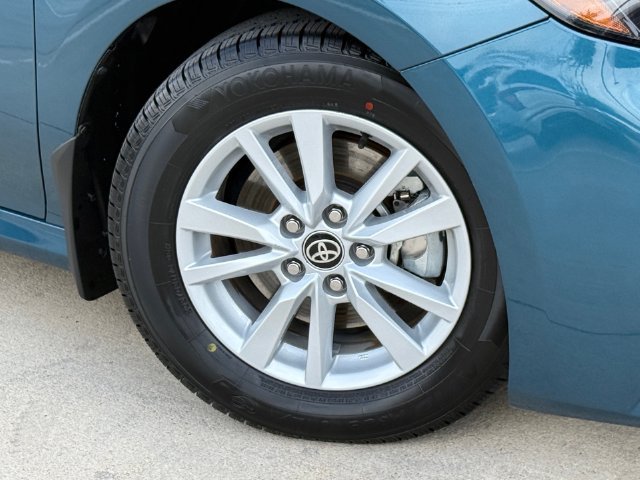 Used 2026 Toyota Camry LE w/ Convenience Package FWD image 2