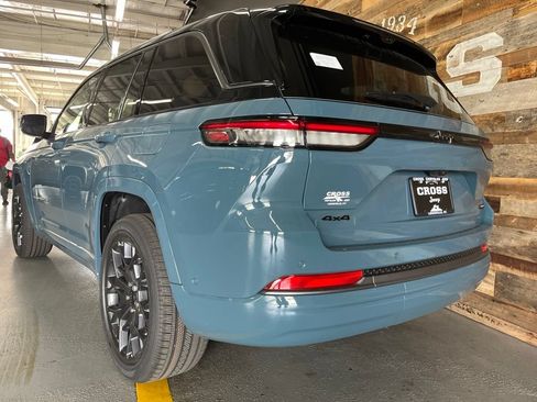 New 2026 Jeep Grand Cherokee Summit w/ Obsidian Package AWD/4WD image 19
