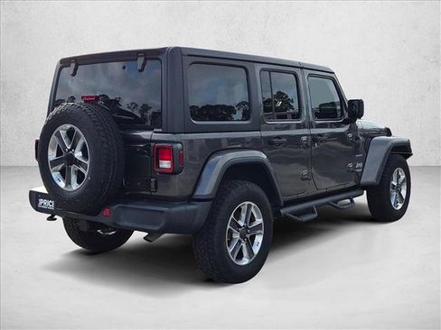 Used 2018 Jeep Wrangler Unlimited Sahara w/ Cold Weather Group AWD/4WD image 5