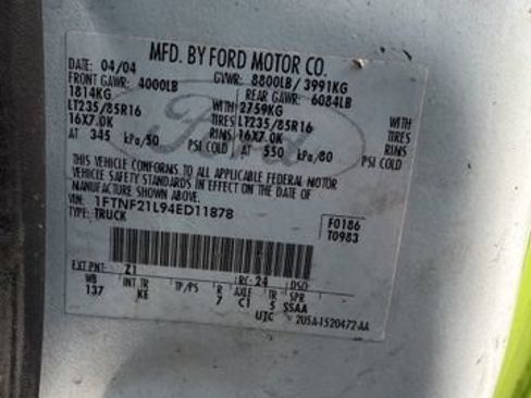 Used 2004 Ford F250 XL AWD/4WD image 4