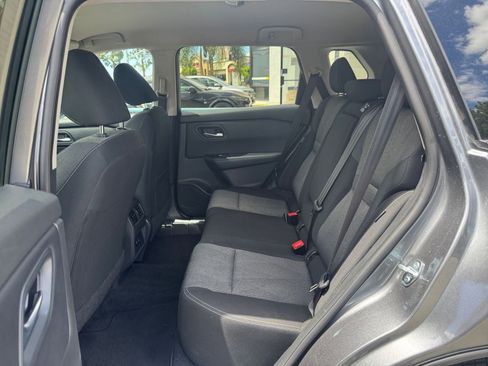 Used 2025 Nissan Rogue SV FWD image 28