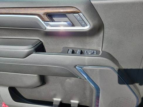 Used 2024 GMC Sierra 1500 Elevation image 29